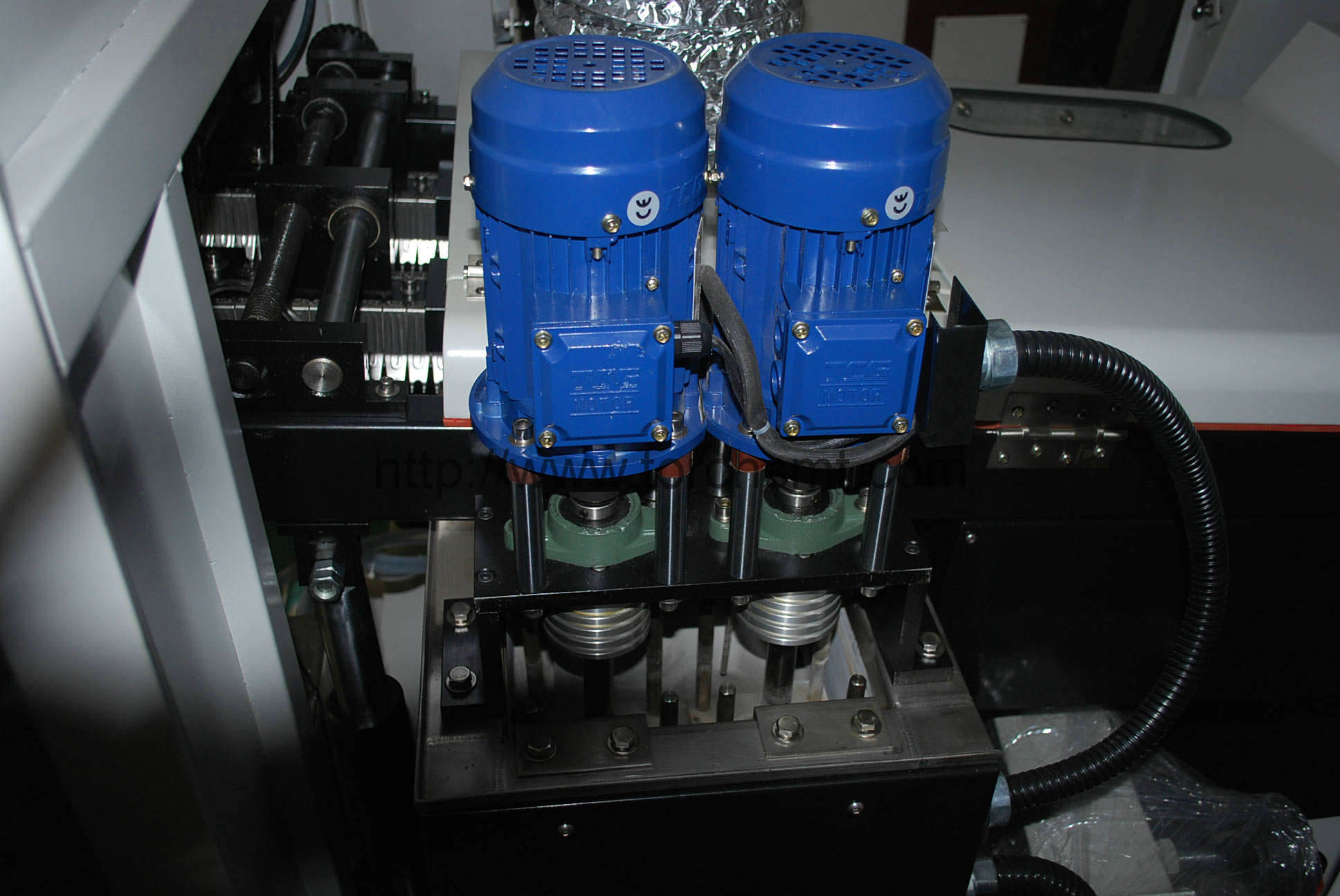 Automatic soldering TB780D