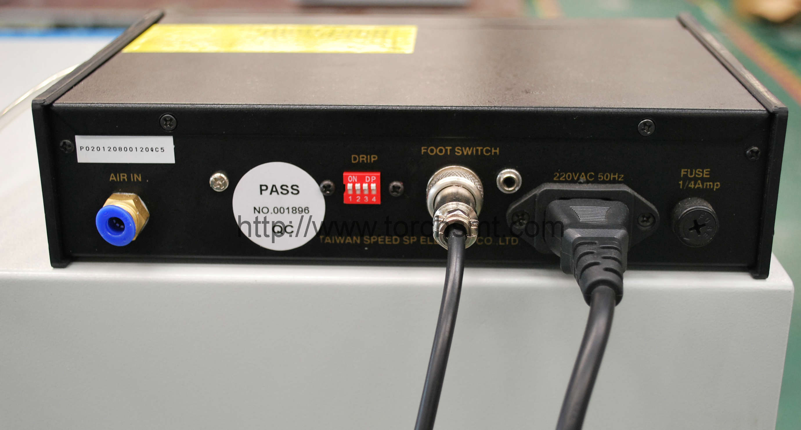Automatic visual precision dispenser